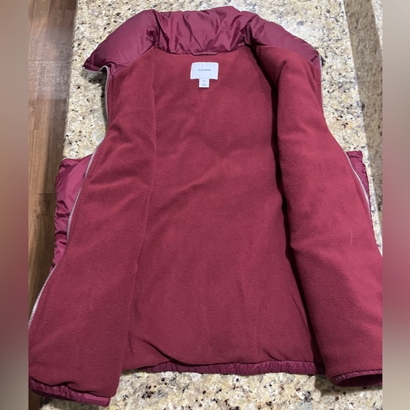 Women Old Navy Burgundy Puffer Vest XL - Picture 5 of 6